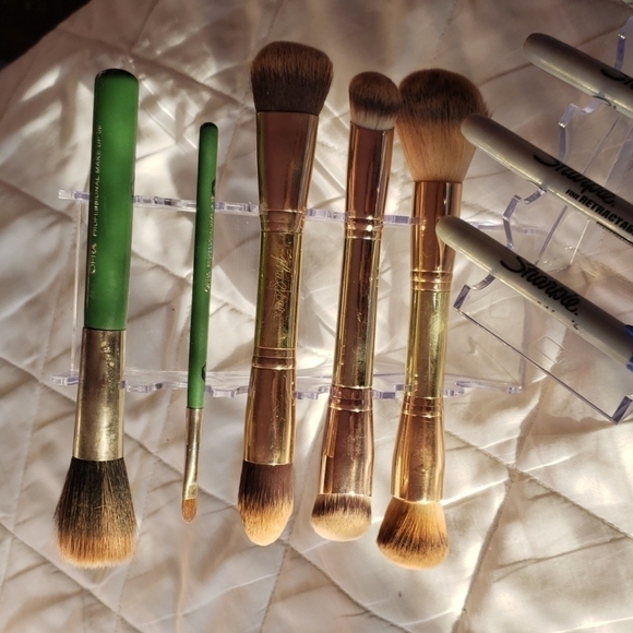 acrylic stand for makeup brushes or pens, markers ect. - Picture 3 of 10